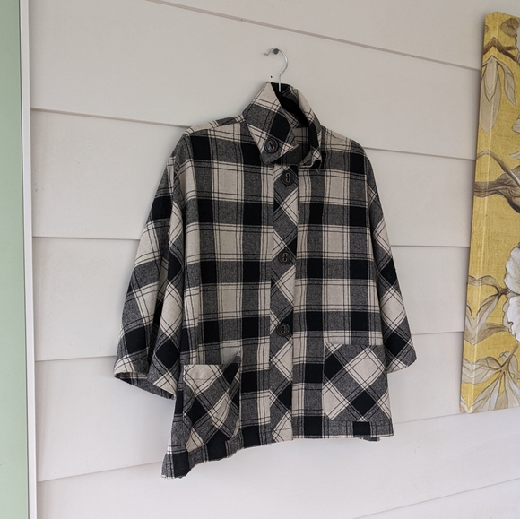 Coldwater Creek Women's Black Plaid Cape  Blazer Jacket, Size PS - Picture 7 of 11